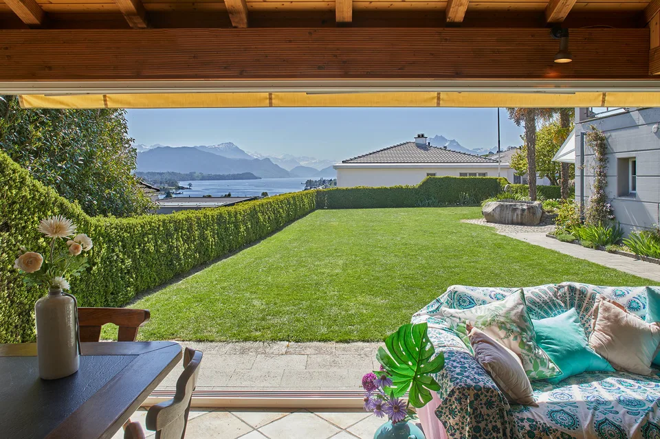 Viel Platz für die ganze Familie mit Sicht auf See und Berge