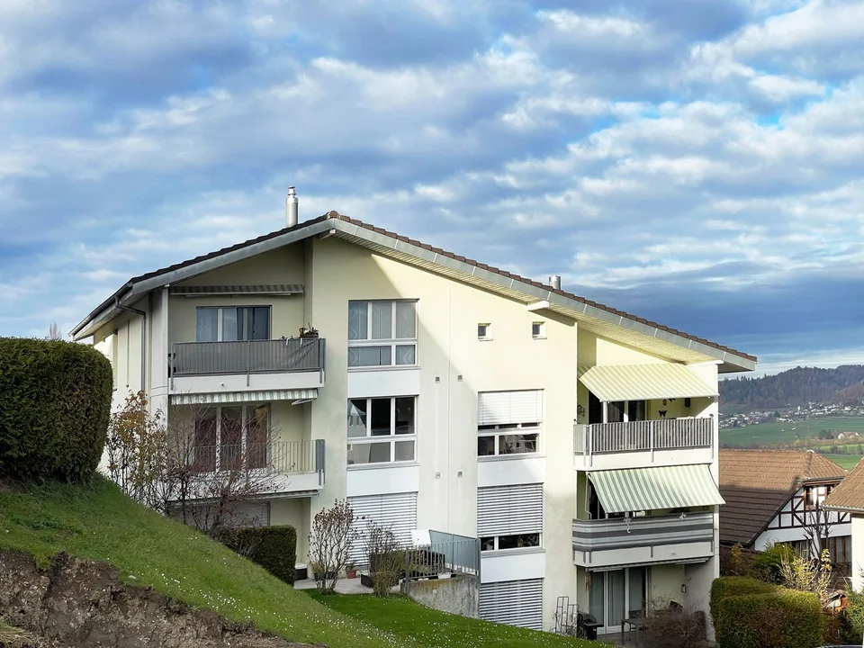 Helle und familienfreundliche 4.5-Zimmer-Wohnung in ruhiger Lage in Winikon