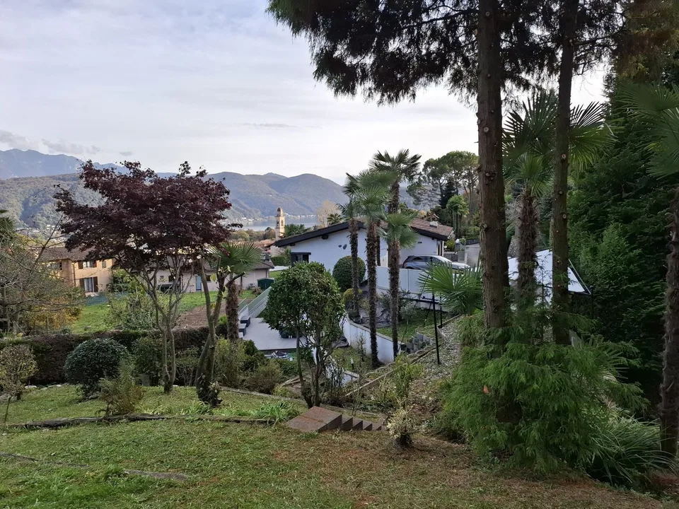 Bauland mit Seeblick und privatem Zugang - exklusive Lage nahe dem Luganersee
