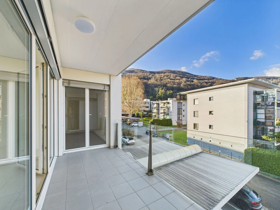 Elegant 4.5-room apartment with panoramic view and double terrace in Agno