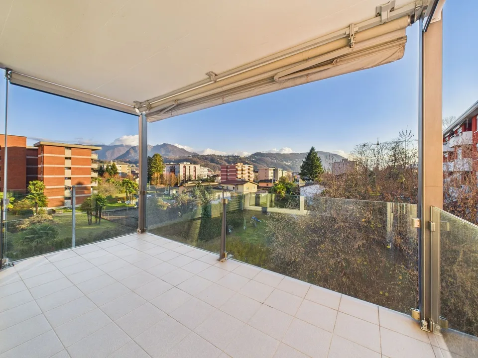 Elegant 4.5-room apartment with panoramic view and double terrace in Agno