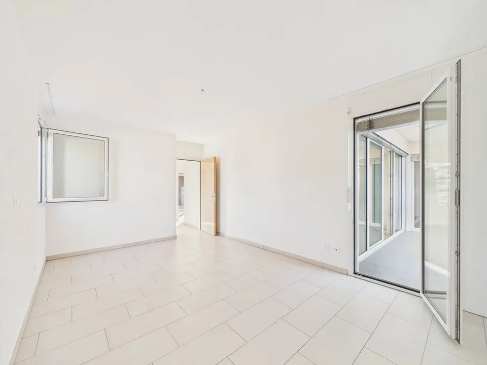 Elegant 4.5-room apartment with panoramic view and double terrace in Agno