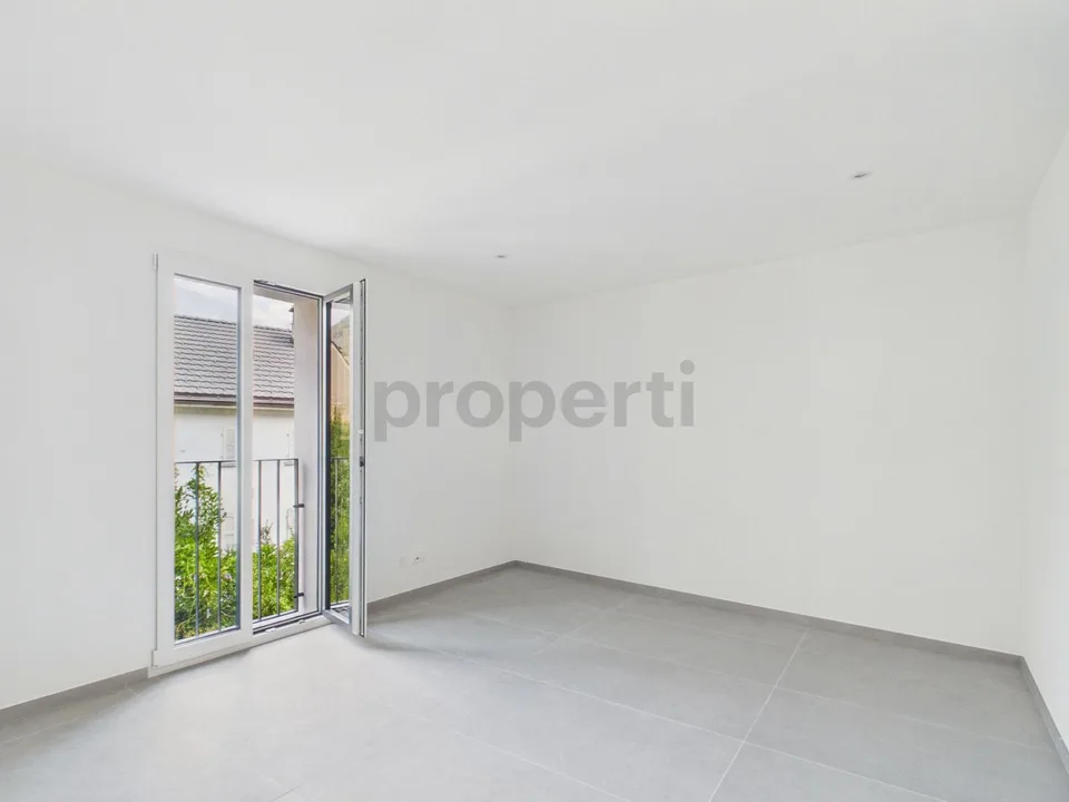 Modern 3.5-room apartment with indoor parking, Biasca