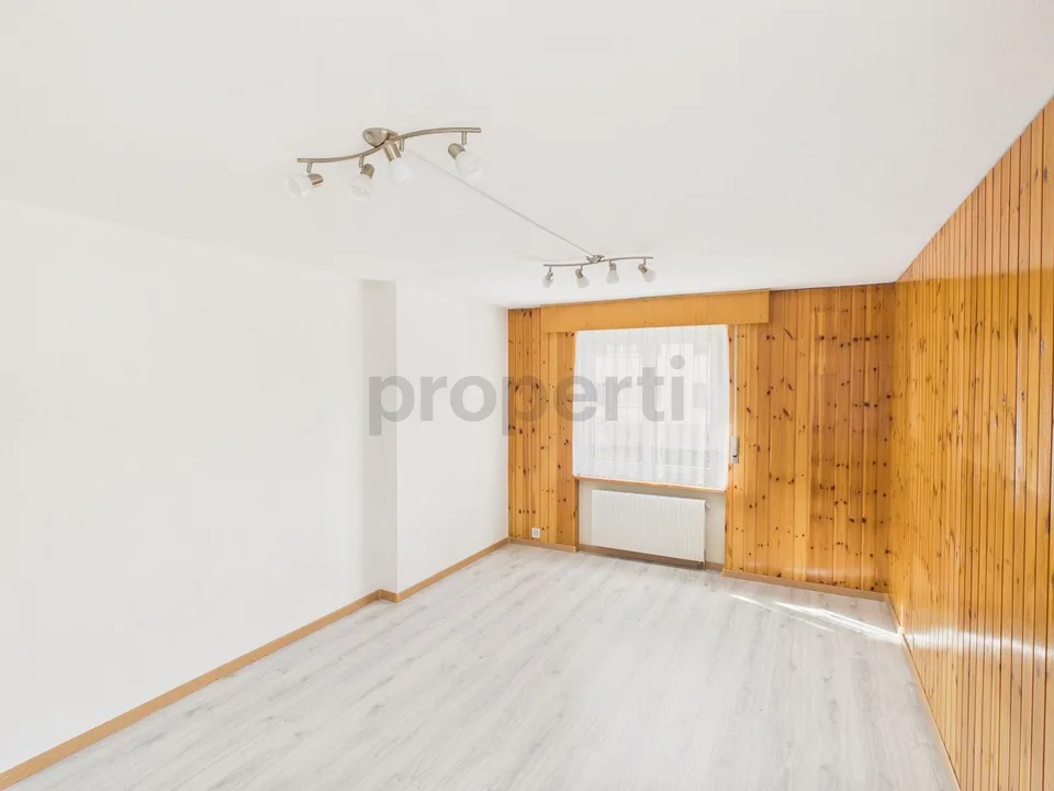 Appartement spacieux 5.5 pièces avec balcon, Unterbäch