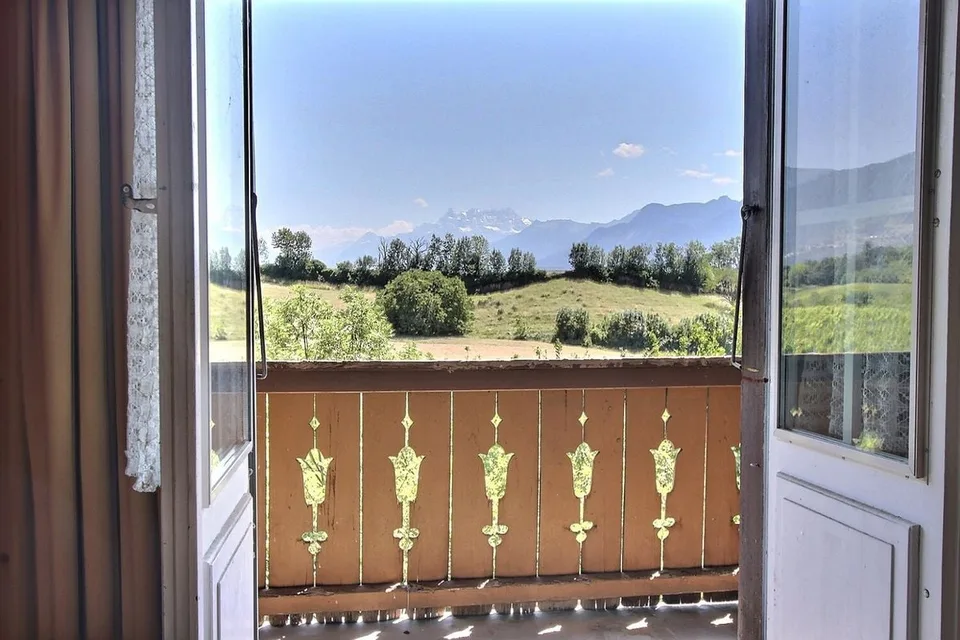 Schönes Chalet mit 4-5 Zimmern und Blick auf den See und die Dents-du-Midi