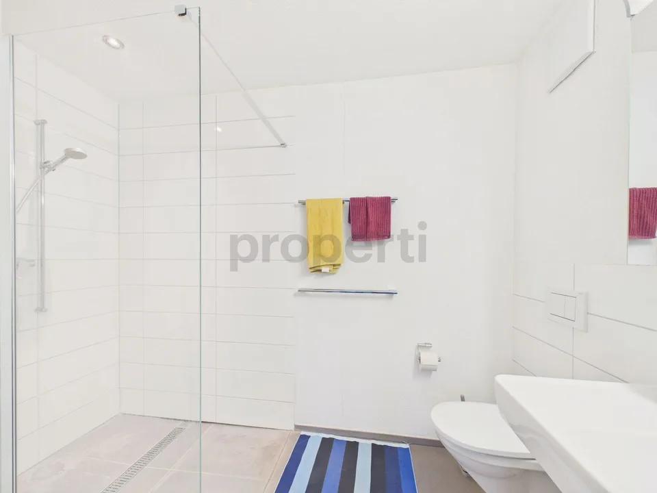 Moderne und grosszügige 3.5-Zimmer-Wohnung in Adliswil