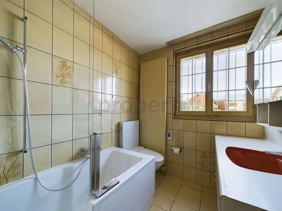 Maison élégante avec un équipement de haute qualité et un charme unique