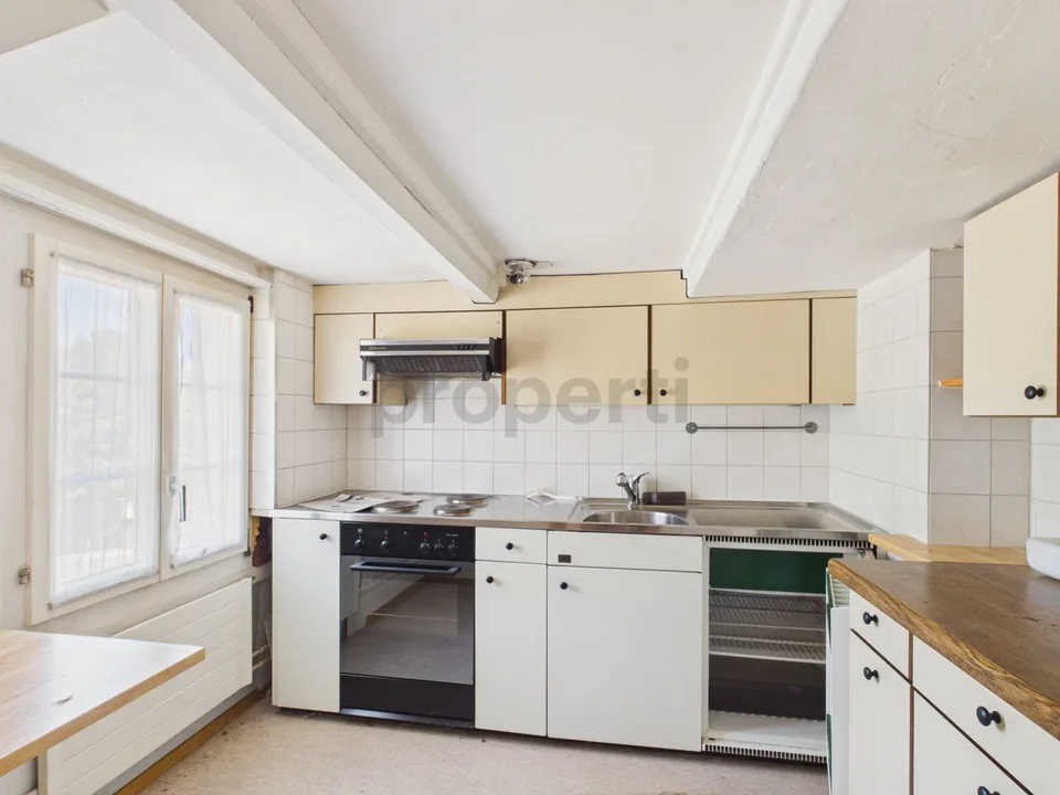 Mehrfamilienhaus mit zwei separate Wohnungen (4.5 & 3.5 Zimmer) an ruhiger Lage mit grossem Potenzial