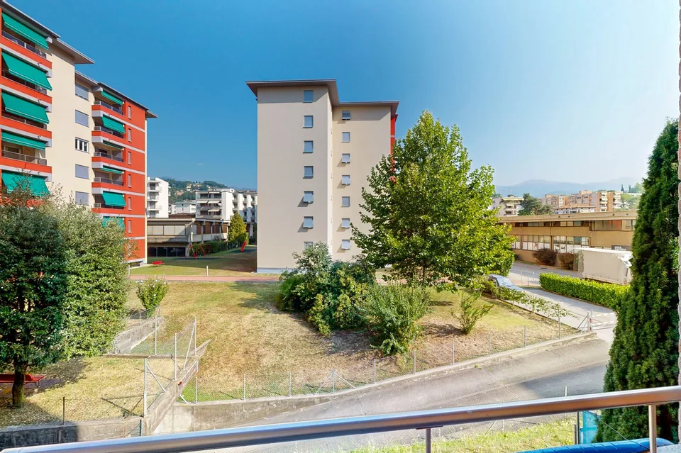 Wohnung mit 2.5 Zimmern, Komfort und Ruhe in Via Emilio Rava 1E