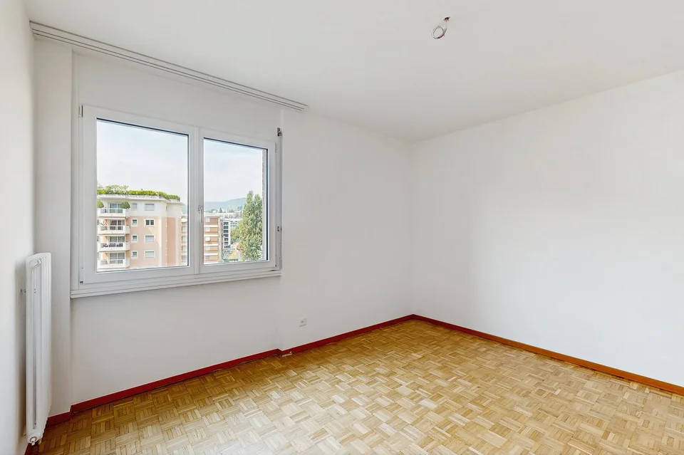 Wohnung mit 2.5 Zimmern, Komfort und Ruhe in Via Emilio Rava 1E