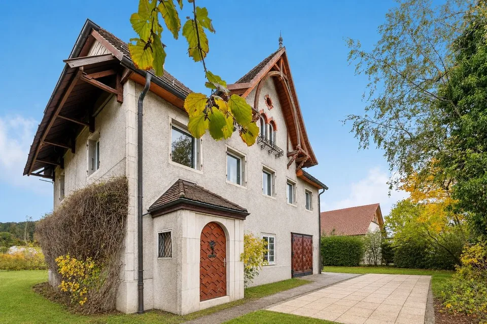 A house with generous volumes, ready to write a new story