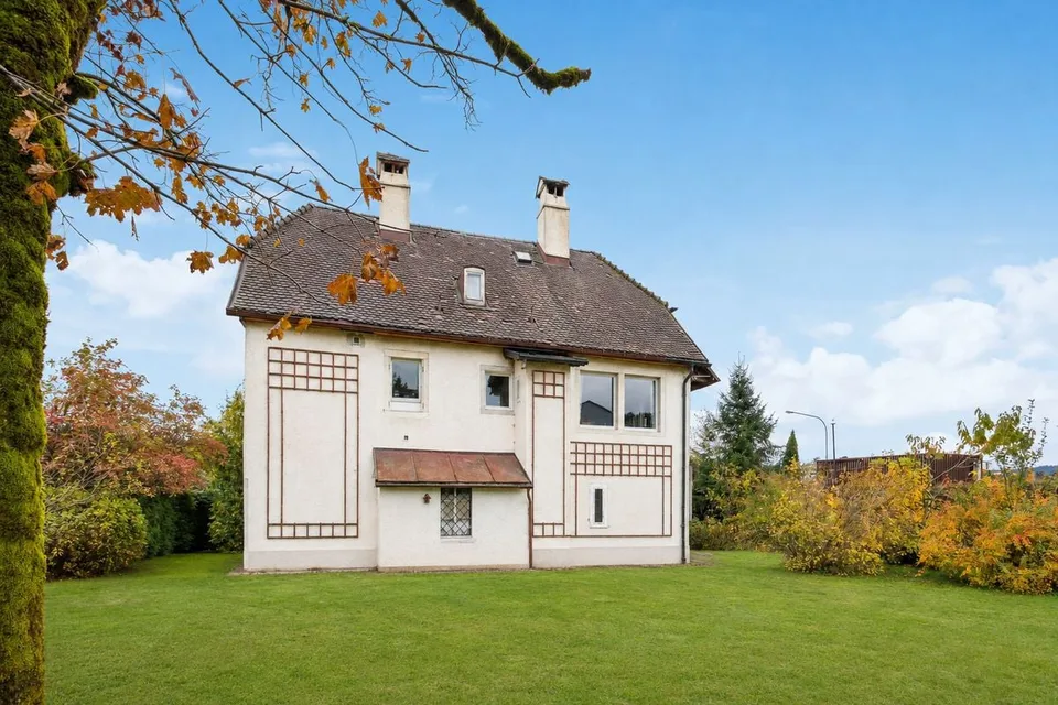 A house with generous volumes, ready to write a new story