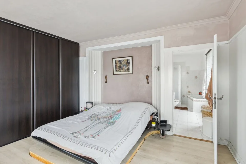 A house with generous volumes, ready to write a new story