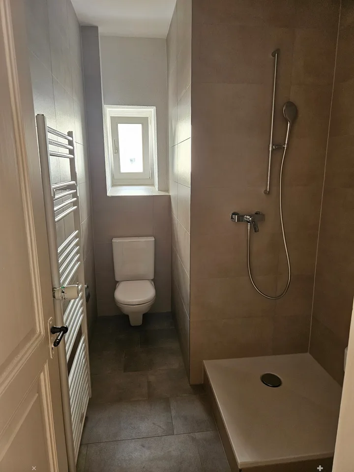 Charmante 3-Zimmer-Altbauwohnung mit Balkon in Biel/Bienne