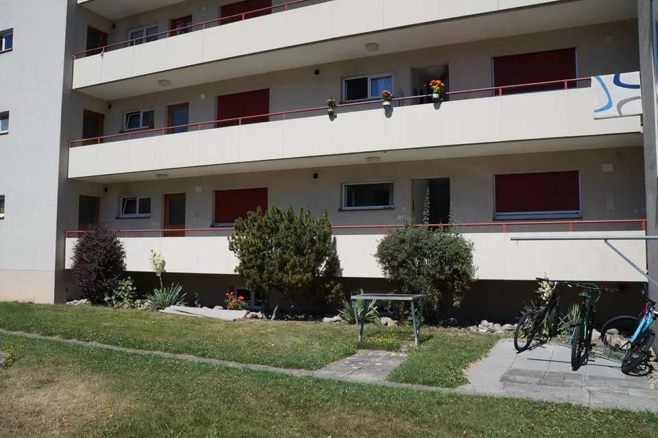 Grosse 2.5 -Zimmerwohnung sonnig gelegen