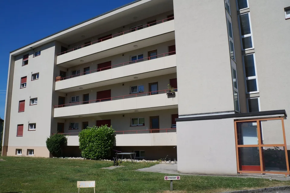 Large 2.5-room apartment with sunny location