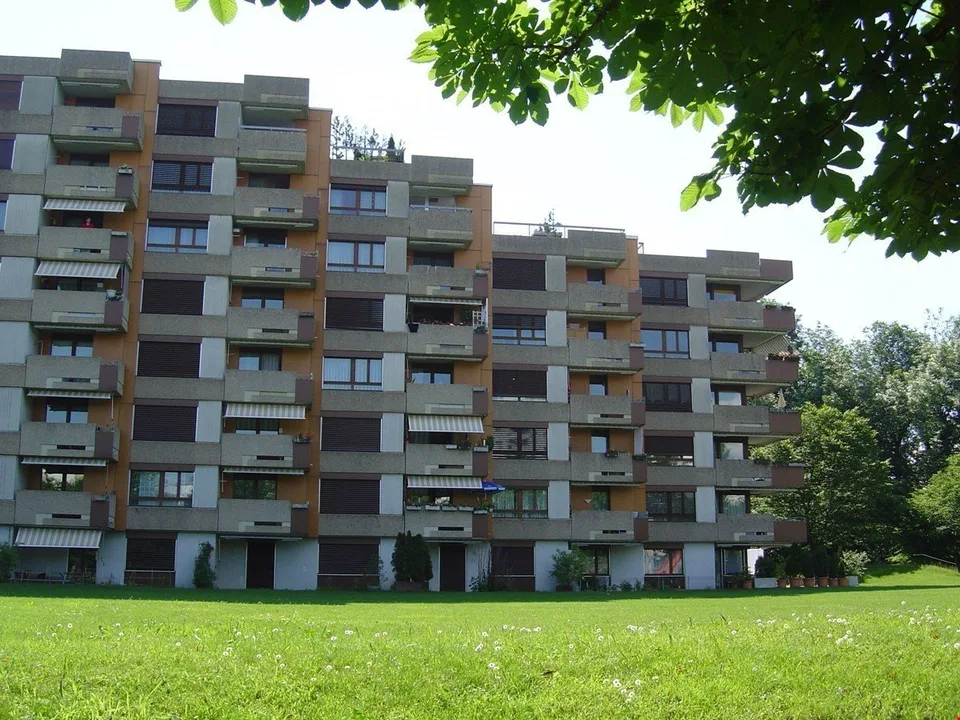 renovierte 3.5 -Zimmerwohnung mit Aussicht