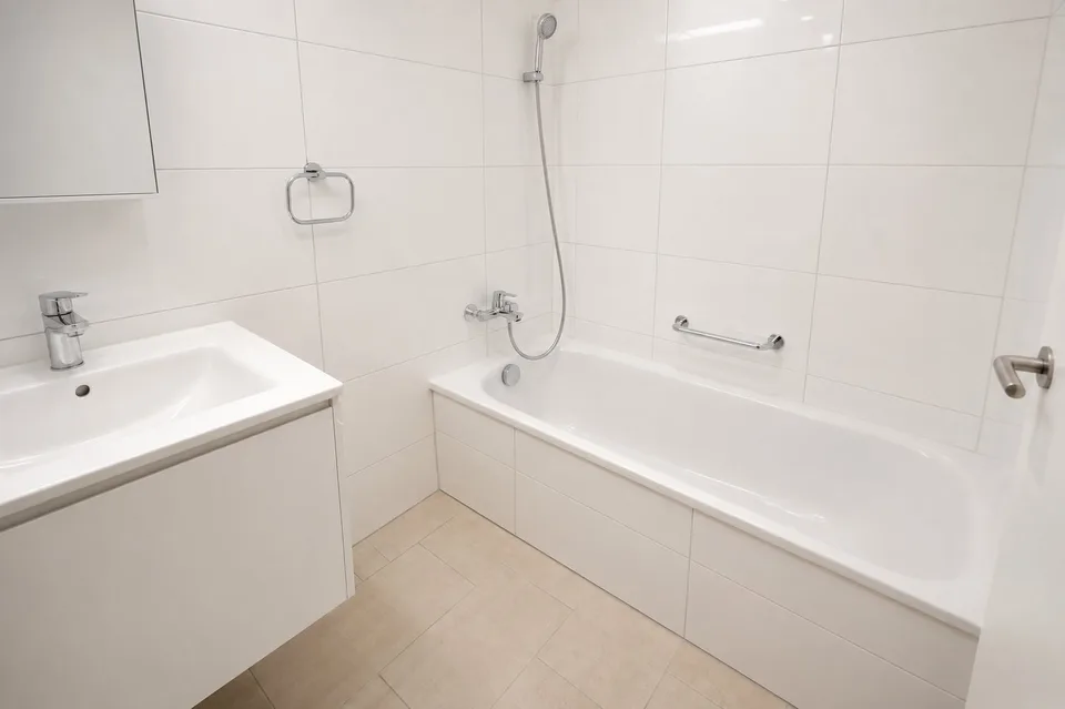 2-Zimmer-Wohnung mit zwei Balkonen in Zürich-Altstetten