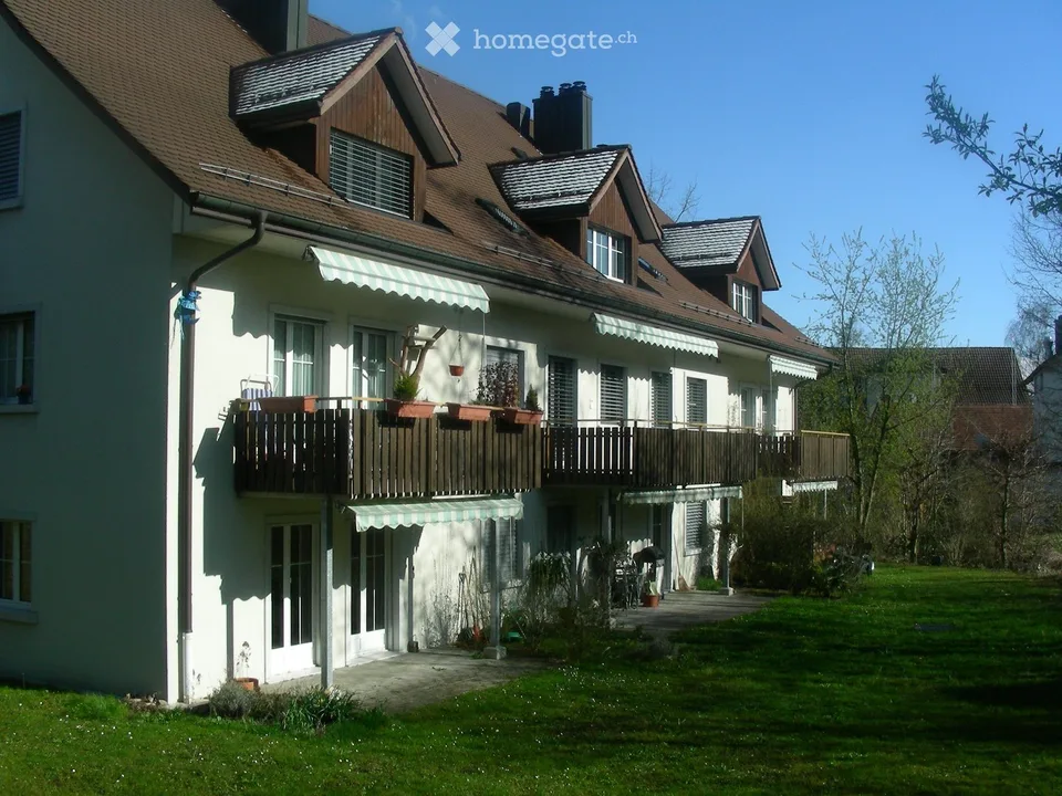 Gemütliche 3.5-Zimmer-Wohnung mit Garten in Egg b. Zürich