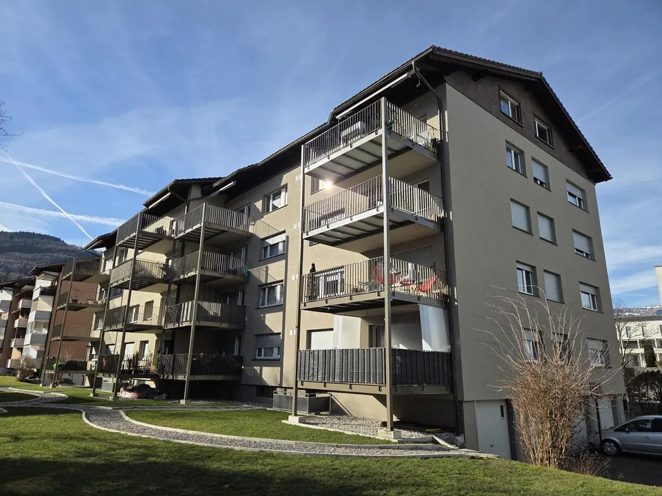 Appartamento di 3 locali luminoso e ristrutturato con balcone spazioso