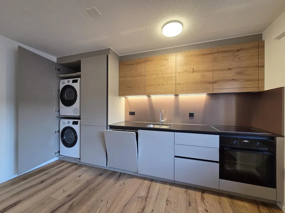 Helle und renovierte 3-Zimmer-Wohnung mit grosszügigem Balkon