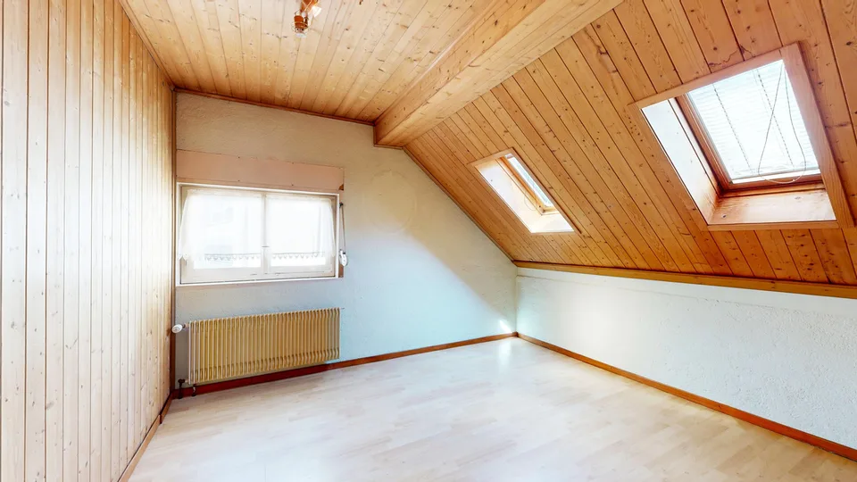 Casa unifamiliare 5,5 locali con garage e fienile con molto potenziale