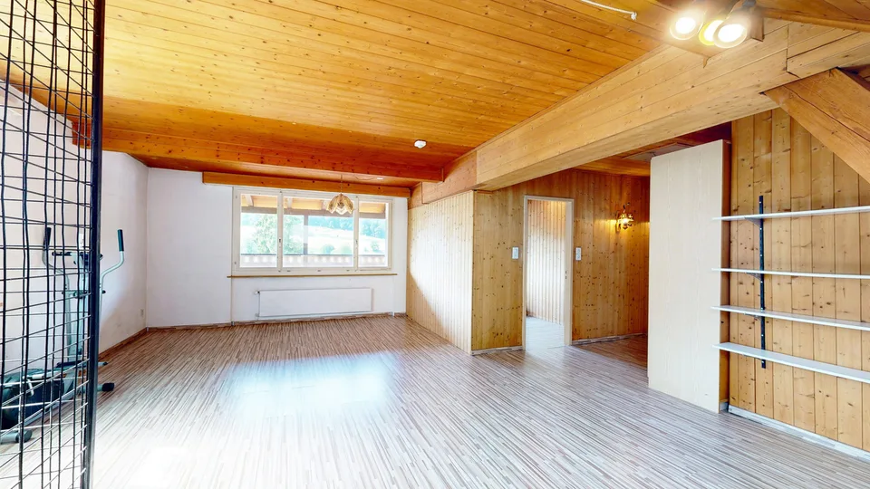 Casa unifamiliare 5,5 locali con garage e fienile con molto potenziale