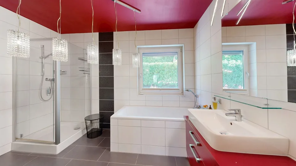 Maison unifamiliale moderne de 6,5 pièces avec ascenseur et garage double