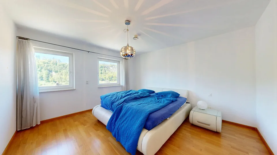 Maison unifamiliale moderne de 6,5 pièces avec ascenseur et garage double
