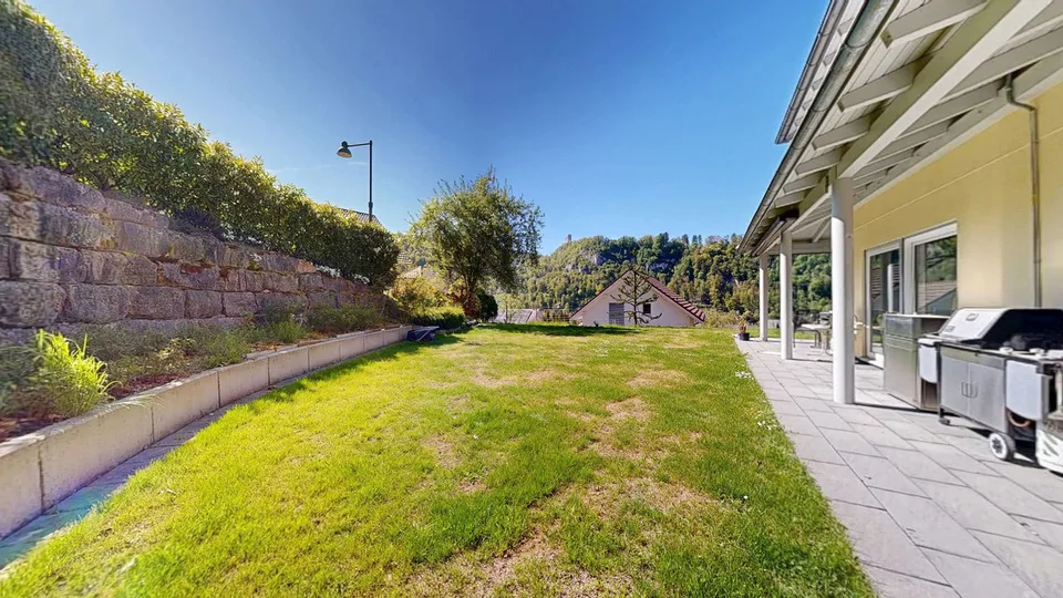 Maison unifamiliale moderne de 6,5 pièces avec ascenseur et garage double