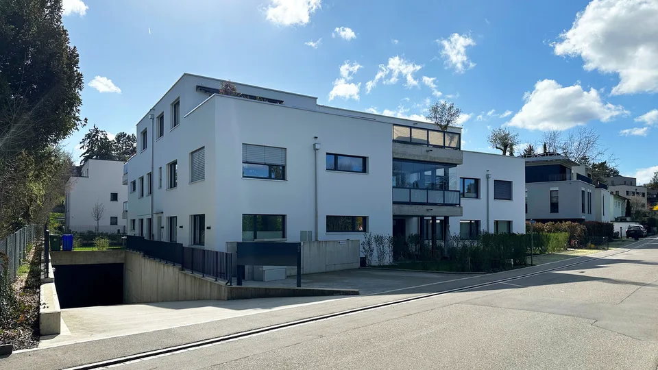 Appartement de jardin moderne 4,5 pièces avec place de parking