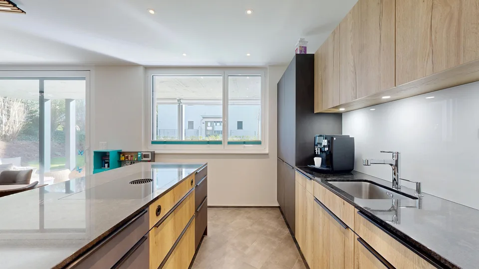Appartement de jardin moderne 4,5 pièces avec place de parking