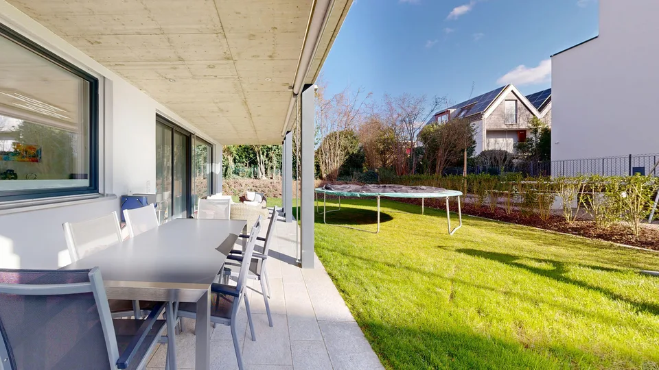 Appartement de jardin moderne 4,5 pièces avec place de parking