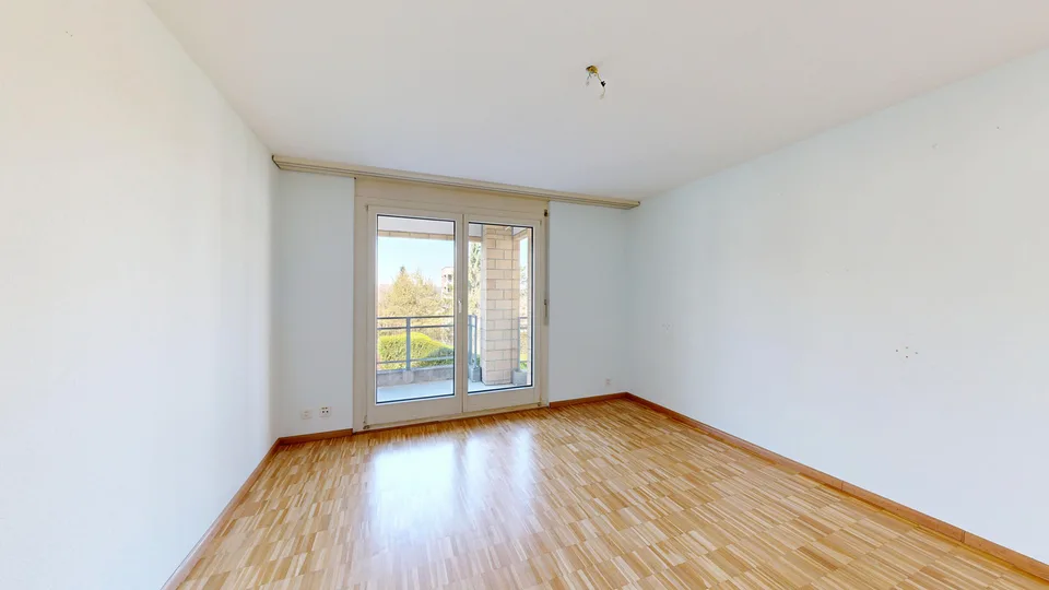 4-Bedroom Maisonette Apartment with Garden and Parking Space in Building Rights