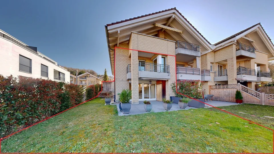 4-Bedroom Maisonette Apartment with Garden and Parking Space in Building Rights