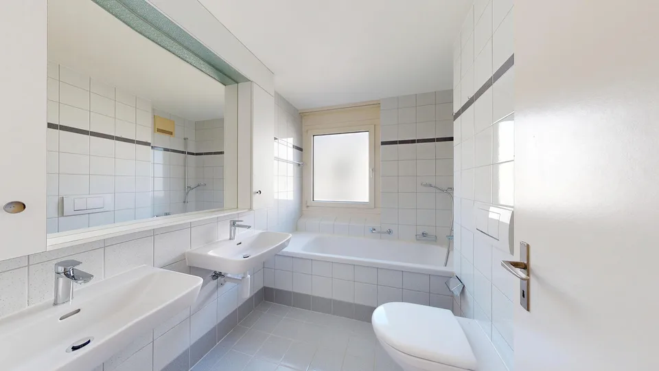 4-Bedroom Maisonette Apartment with Garden and Parking Space in Building Rights
