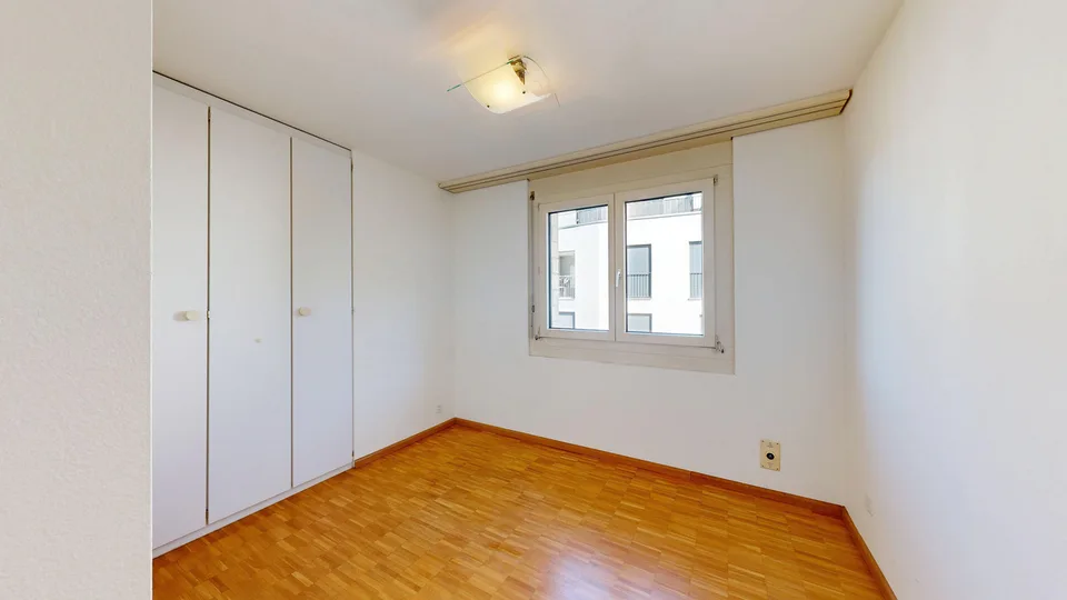 4-Bedroom Maisonette Apartment with Garden and Parking Space in Building Rights