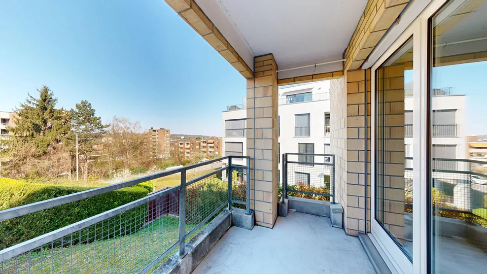 4-Bedroom Maisonette Apartment with Garden and Parking Space in Building Rights