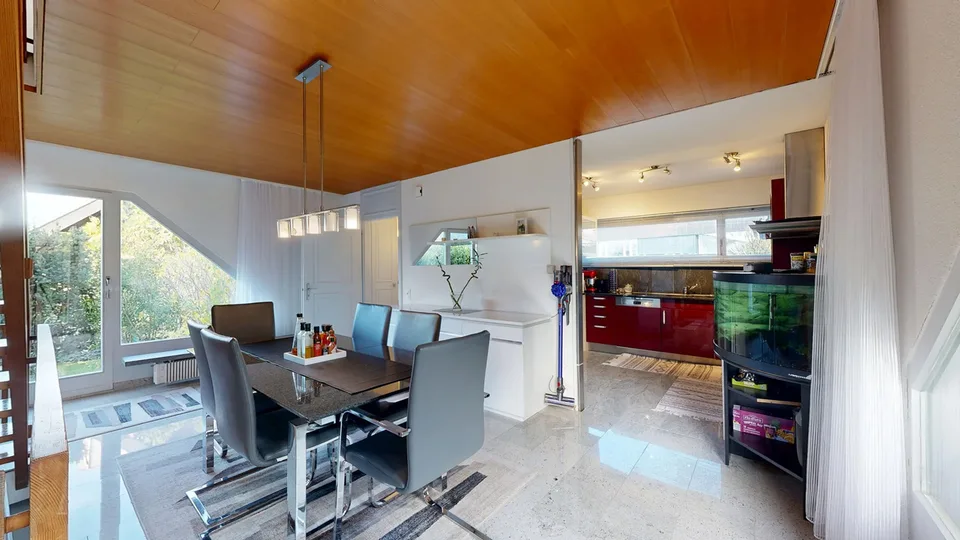 Freistehendes 5.5-Zimmer-Einfamilienhaus mit Cheminée und Hobbyraum