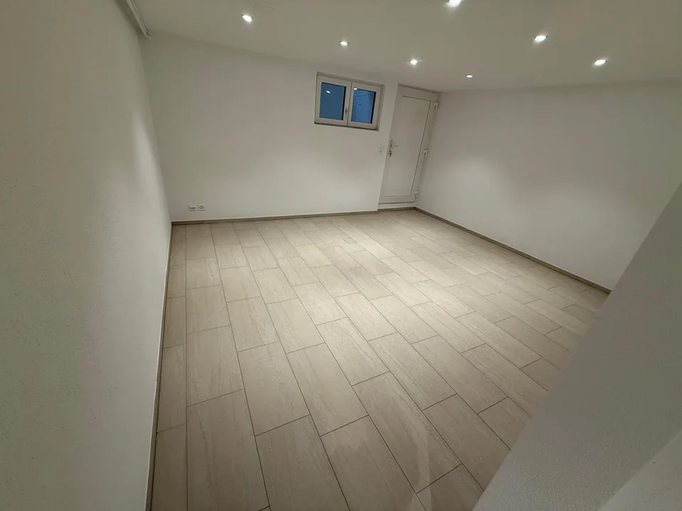 Charmante 2.5-Zimmer-Maisonette-Wohnung mit Kamin und Wintergarten in Laufenburg