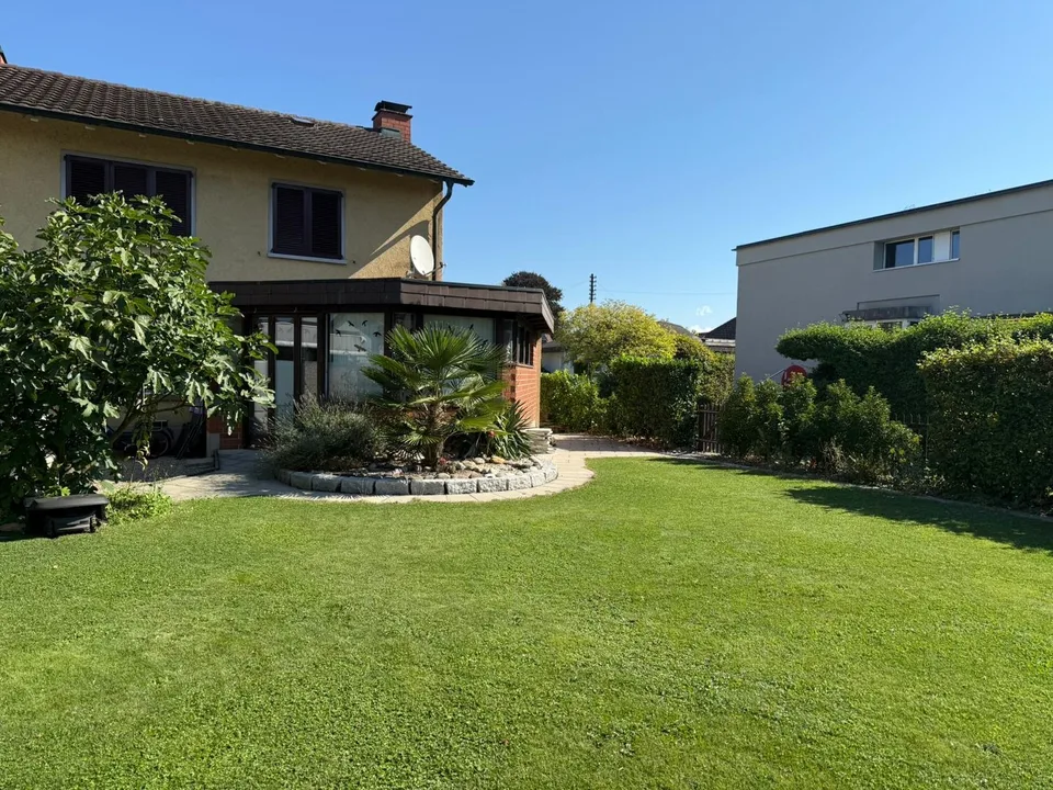 Charmante 2.5-Zimmer-Maisonette-Wohnung mit Kamin und Wintergarten in Laufenburg
