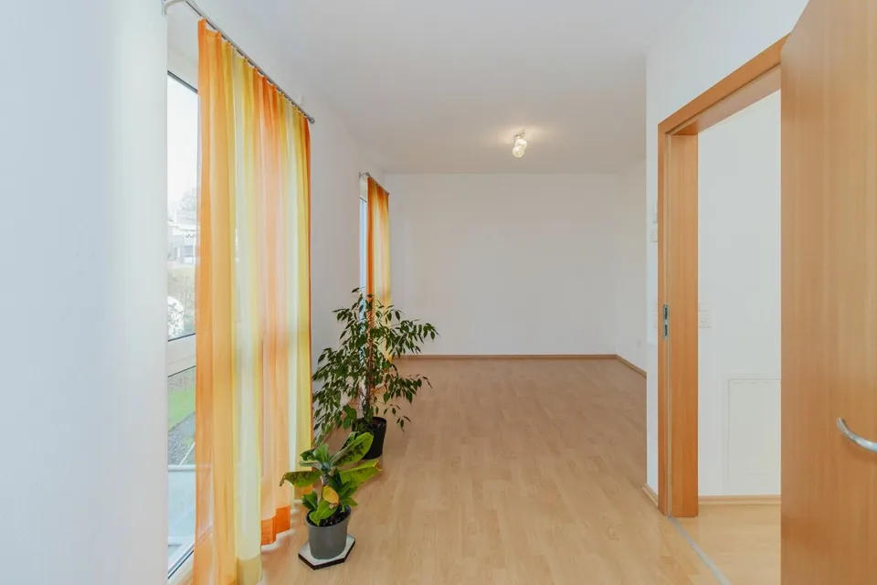 Grosszügiges 5.5-Zimmer-Reiheneinfamilienhaus in Seenähe