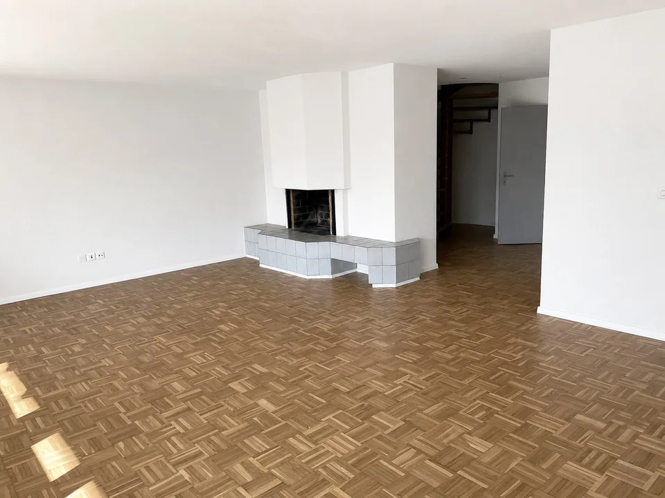 Grosse und helle Maisonettewohnung an ruhiger Lage