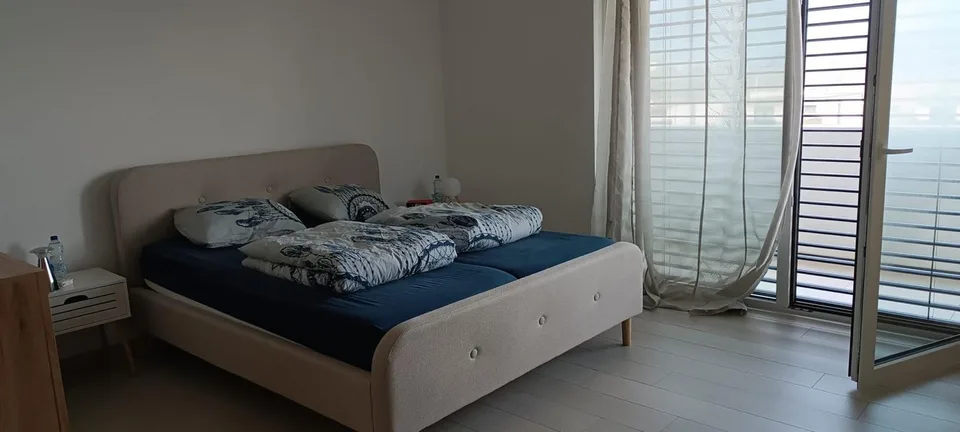 Attika von hohem Standard, 4,5 Zimmer mit Parkplatz