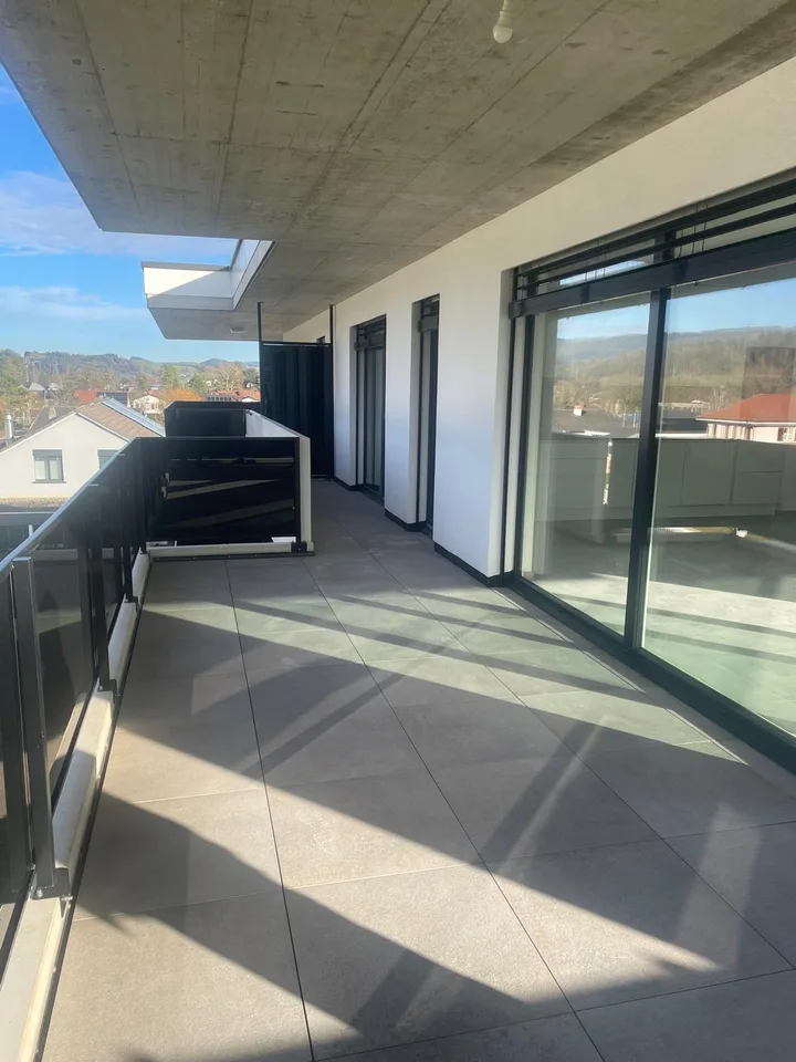Attika von hohem Standard, 4,5 Zimmer mit Parkplatz