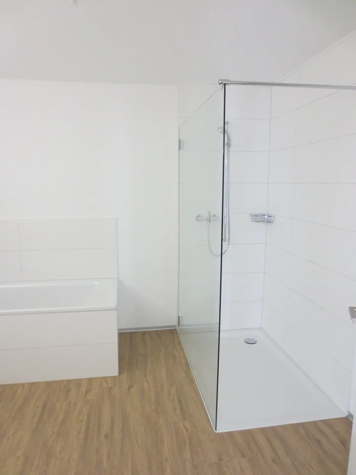 Wunderschöne  3 1/2 Zimmer-Wohnung im Erdgeschoss mit grosser Terrasse und Grünfläche