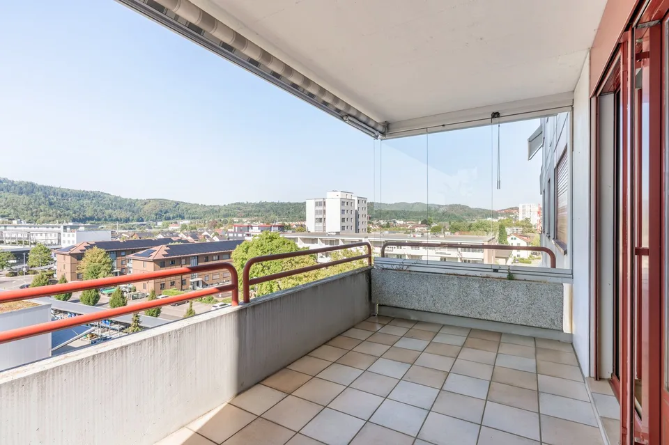 Central 4.5-room apartment in Wettingen with plenty of light and views