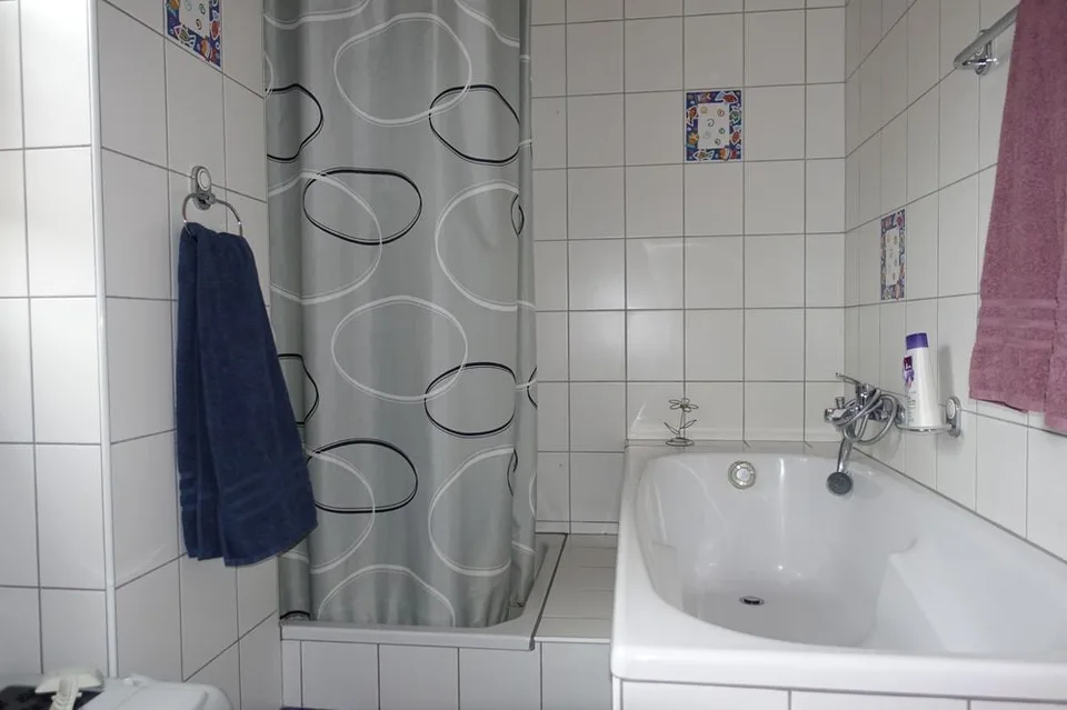 Tramelan - Haus mit 2 Wohnungen von 4 1/2 Zimmern und 3 1/2 Zimmern
