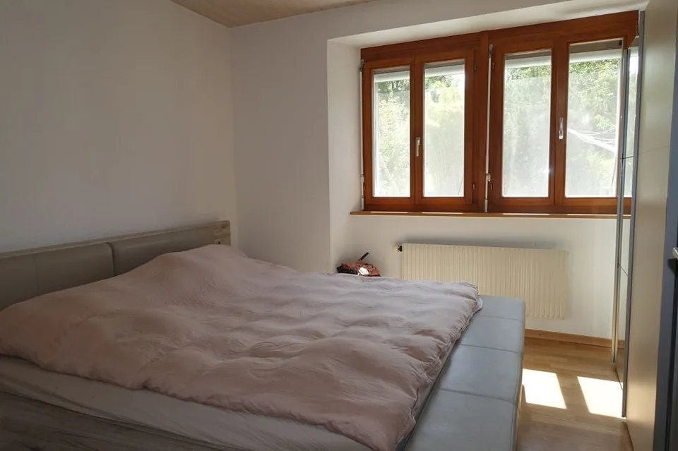 Tramelan - Haus mit 2 Wohnungen von 4 1/2 Zimmern und 3 1/2 Zimmern