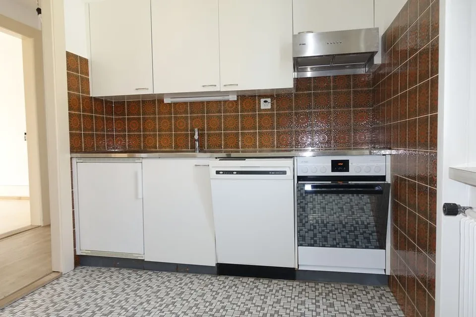 Tramelan - Haus mit 2 Wohnungen von 4 1/2 Zimmern und 3 1/2 Zimmern